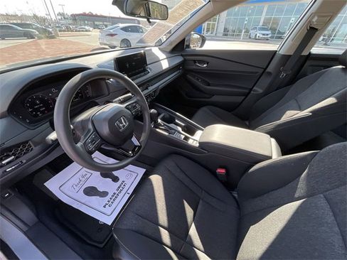 Certified 2025 Honda Accord SE image 13