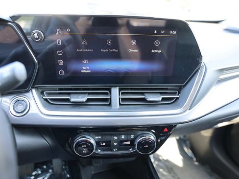 Used 2025 Chevrolet Trax ACTIV w/ Driver Confidence Package FWD image 22