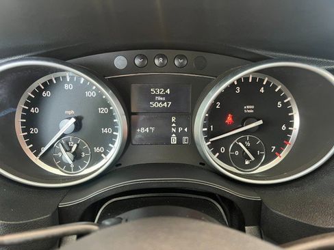Used 2011 Mercedes-Benz R 350 4MATIC image 28