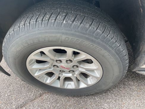 Used 2016 GMC Yukon SLT image 11