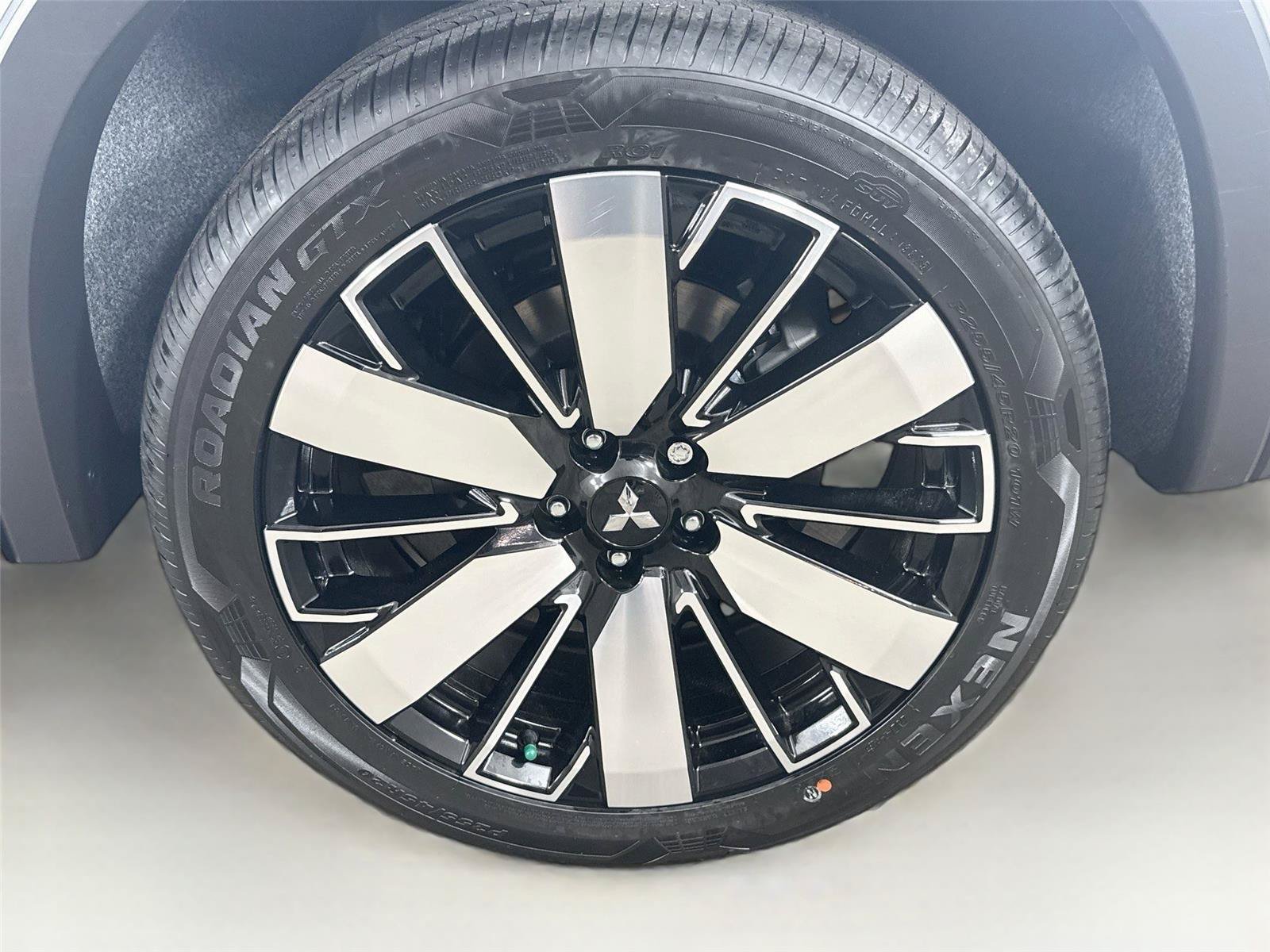New 2026 Mitsubishi Outlander SE FWD image 24