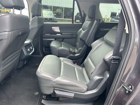 Used 2025 Ford Expedition Max Active AWD/4WD image 9