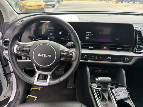 Used 2023 Kia Sportage EX image 7
