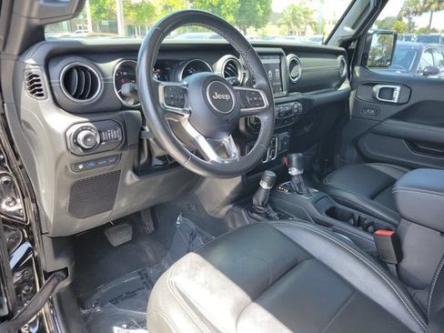 Used 2022 Jeep Wrangler Unlimited Sahara 4xe AWD/4WD image 18