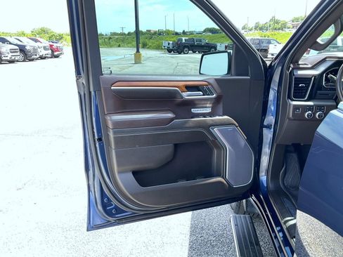 Used 2022 GMC Sierra 1500 Denali AWD/4WD image 9