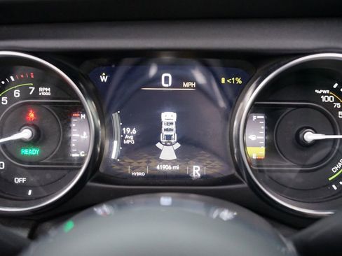 Used 2022 Jeep Wrangler Unlimited Sahara w/ Cold Weather Group image 37