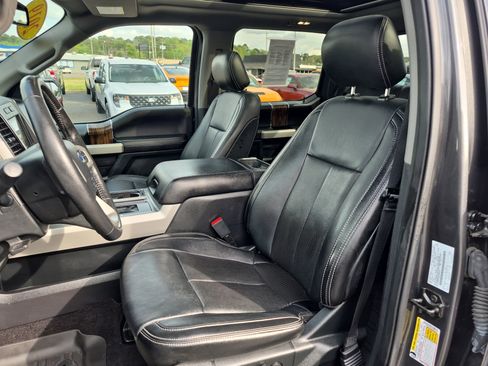 Used 2019 Ford F150 Lariat image 15