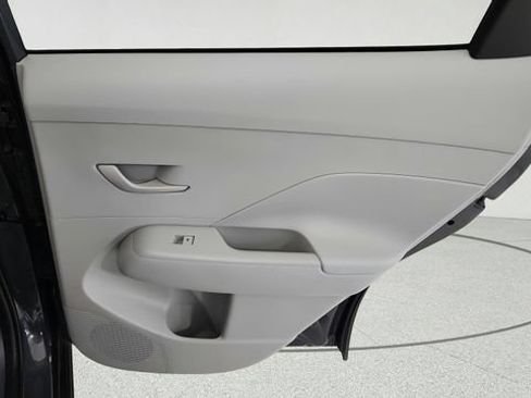 Used 2025 Hyundai Kona SEL FWD image 24