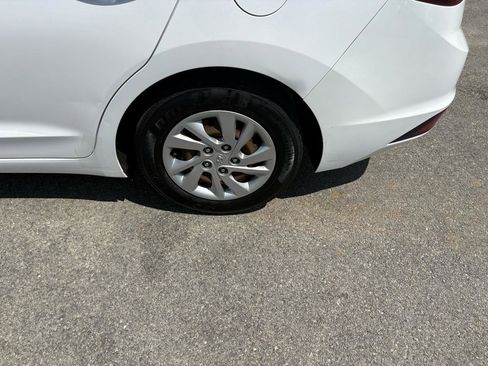 Used 2019 Hyundai Elantra SE w/ Cargo Package FWD image 49
