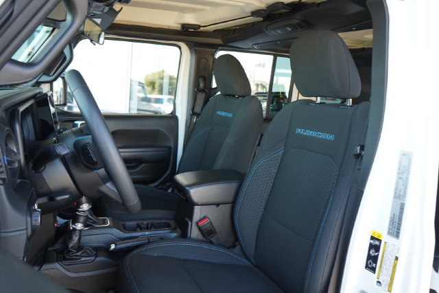 Used 2024 Jeep Wrangler Unlimited Rubicon 4xe AWD/4WD image 23