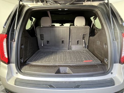 Used 2022 GMC Yukon XL SLE w/ Max Trailering Package image 5