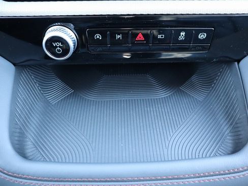 New 2026 Ford Explorer Active w/ Active Comfort Package image 9