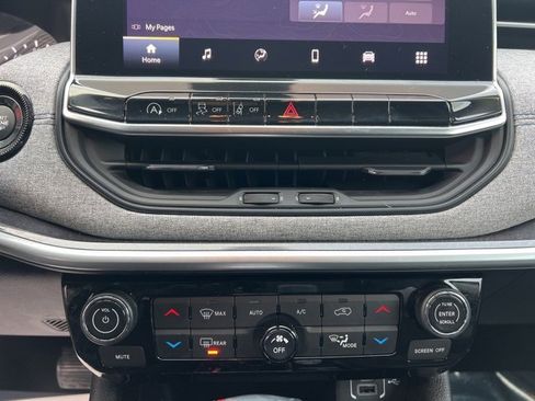 Used 2022 Jeep Compass Latitude w/ Convenience Group image 29