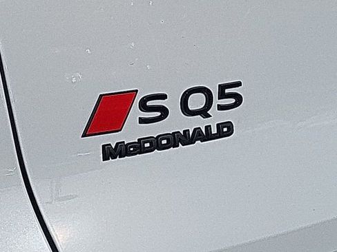 New 2025 Audi SQ5 Prestige image 16