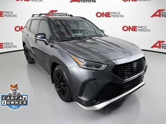 Used 2023 Toyota Highlander XSE FWD video 1