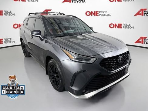 Used 2023 Toyota Highlander XSE FWD image 1