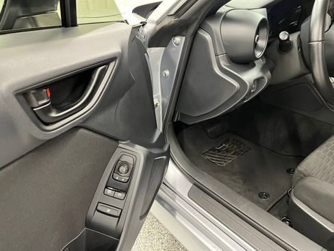 Used 2023 Toyota GR86 RWD image 13