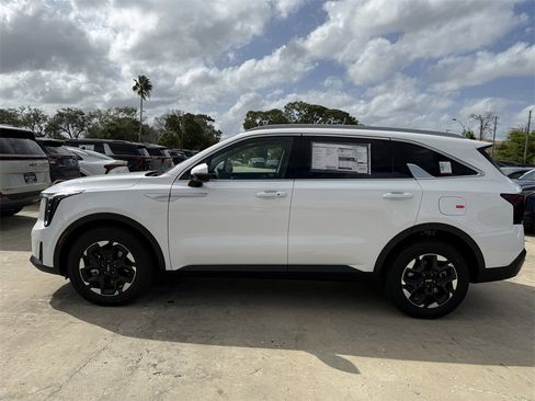 New 2026 Kia Sorento S w/ S Panoramic Sunroof Package image 7