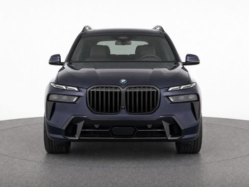 Used 2024 BMW X7 xDrive40i w/ M Sport Package AWD/4WD image 6