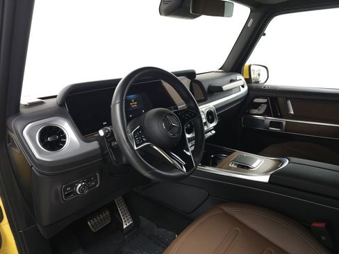 Used 2025 Mercedes-Benz G 550 image 9