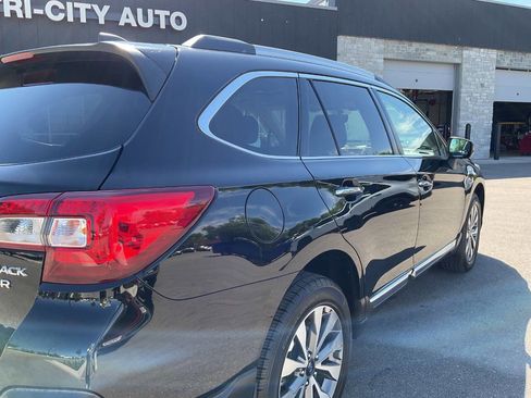 Used 2019 Subaru Outback 3.6R Touring w/ Popular Package #3A AWD/4WD image 8