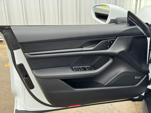 Used 2023 Porsche Taycan image 39