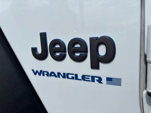Used 2023 Jeep Wrangler Unlimited Rubicon 4xe w/ Safety Group AWD/4WD image 11