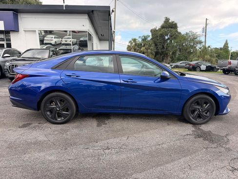 Used 2023 Hyundai Elantra SEL FWD image 9