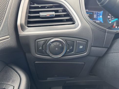 Certified 2024 Ford Edge SEL image 9