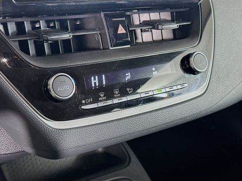 Used 2025 Toyota Corolla LE image 19