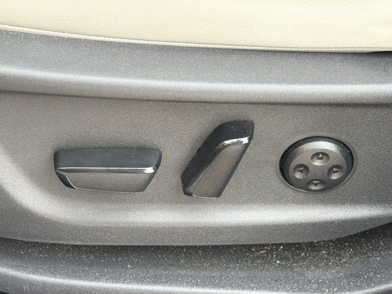 Certified 2023 Nissan Ariya FWD image 19