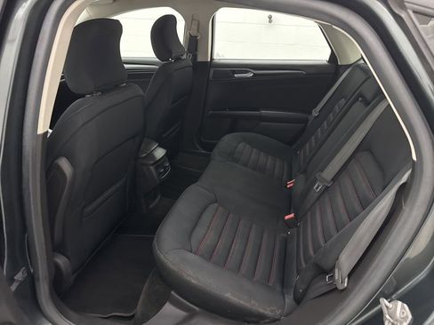 Used 2016 Ford Fusion SE image 29