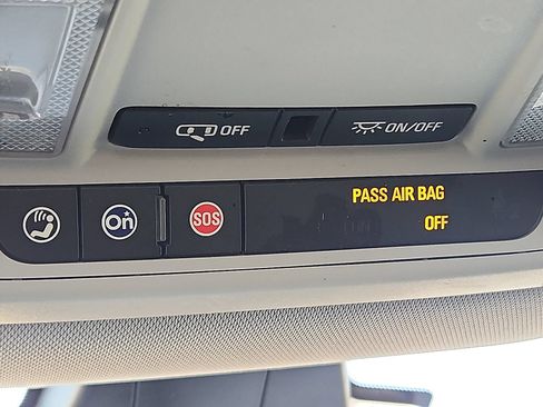 Used 2017 Chevrolet Volt LT w/ Comfort Package FWD image 11