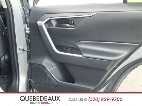 Used 2021 Toyota RAV4 LE w/ Carpet Mat Package (TMS) AWD/4WD image 24