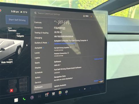 Used 2024 Tesla Cybertruck AWD Crew Cab image 21