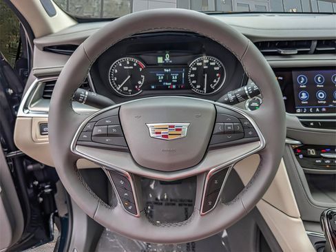 New 2025 Cadillac XT5 Premium Luxury image 25