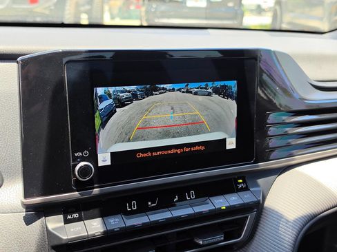 Used 2025 Toyota Camry SE w/ Convenience Package FWD image 19