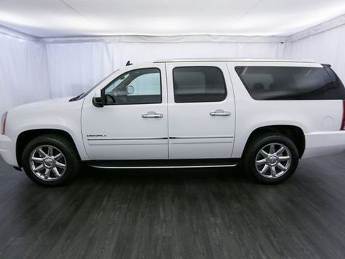 Used 2011 GMC Yukon XL Denali AWD/4WD image 7