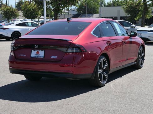 Used 2024 Honda Accord Sport image 4