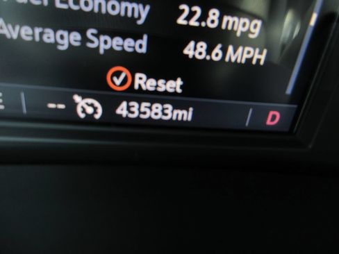 Used 2024 Buick Enclave Essence w/ Experience Buick Package FWD image 31