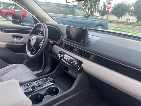 Used 2023 Honda Pilot LX image 35