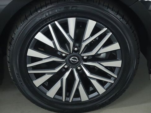Used 2025 Nissan Altima 2.5 SV FWD image 10