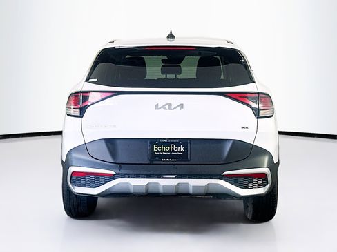 Used 2025 Kia Sportage LX image 7