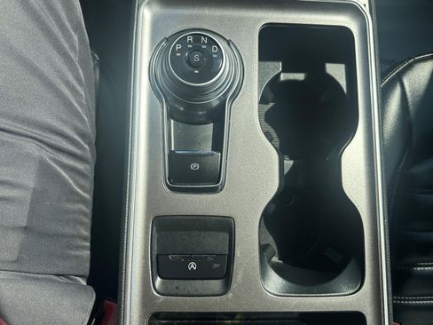 Used 2024 Ford Edge SEL image 28