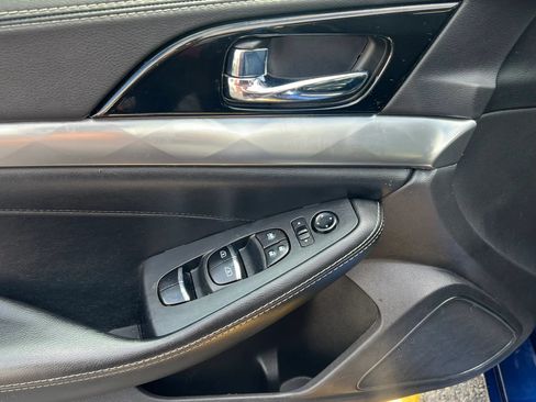 Used 2021 Nissan Maxima 3.5 SV w/ Floor Mat Group FWD image 12