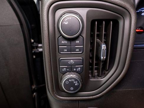 Used 2021 Chevrolet Silverado 1500 Custom Trail Boss AWD/4WD image 26