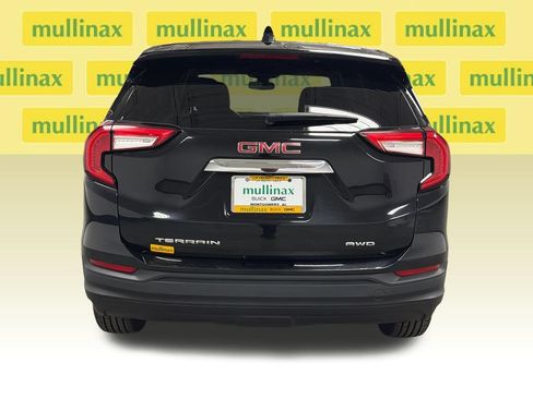 Used 2024 GMC Terrain SLE AWD/4WD image 15