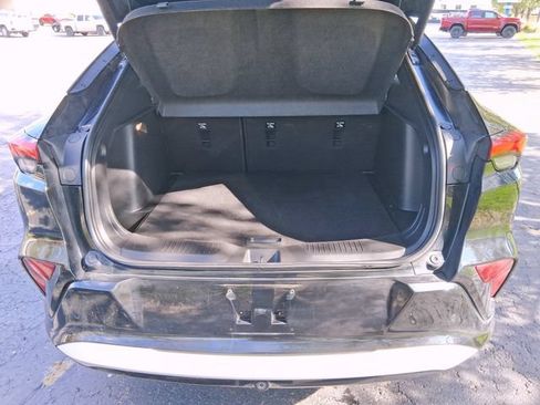 Used 2024 Buick Envista Sport Touring w/ Convenience I Package FWD image 5