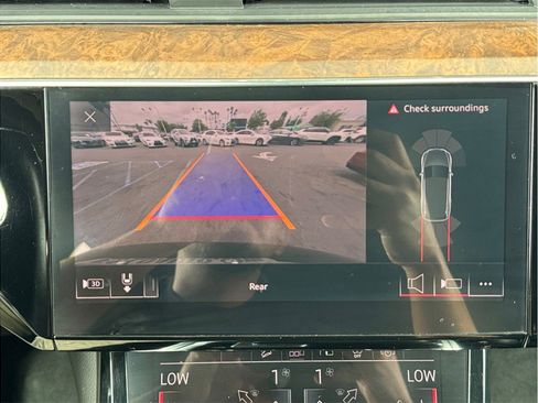 Used 2019 Audi e-tron Prestige w/ Prestige Package AWD/4WD image 17