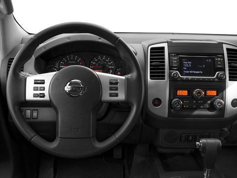 Used 2016 Nissan Frontier SV AWD/4WD image 10